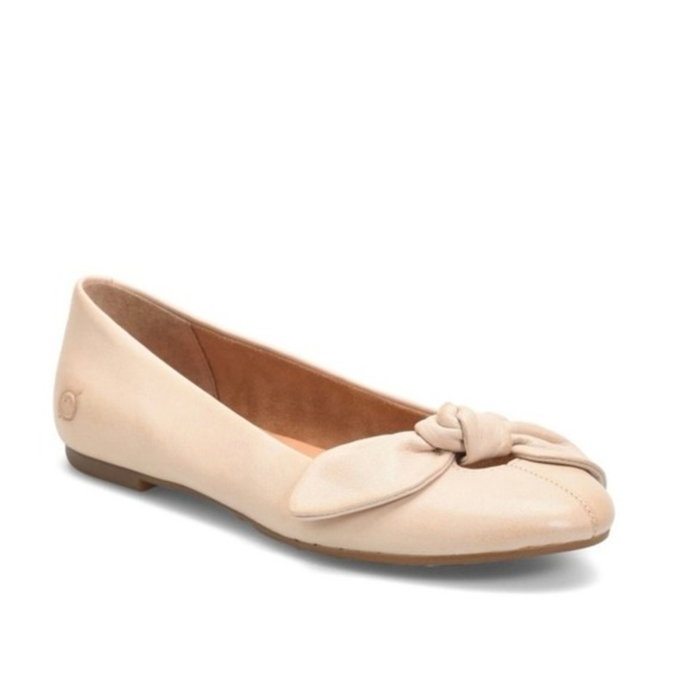 Born ANAH Leather light pink cream Leather Flats Women's Size 9.5M Coquette Chic